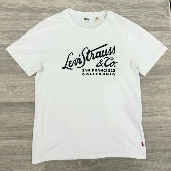 Levi Strauss & Co Vintage T-Shirt Size Medium - Picture 1 of 2